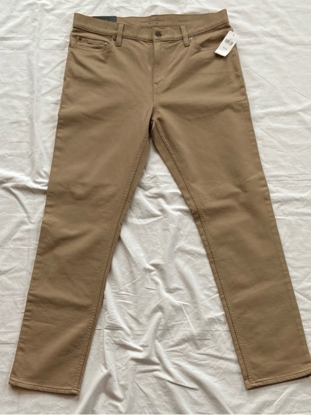 NWT Banana Republic Traveler Pants 33x32 slim fit Beige Tan Khaki